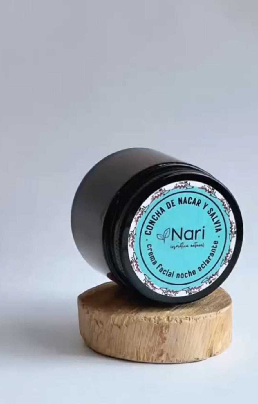 Crema facial aclarante de concha de nácar y salvia
