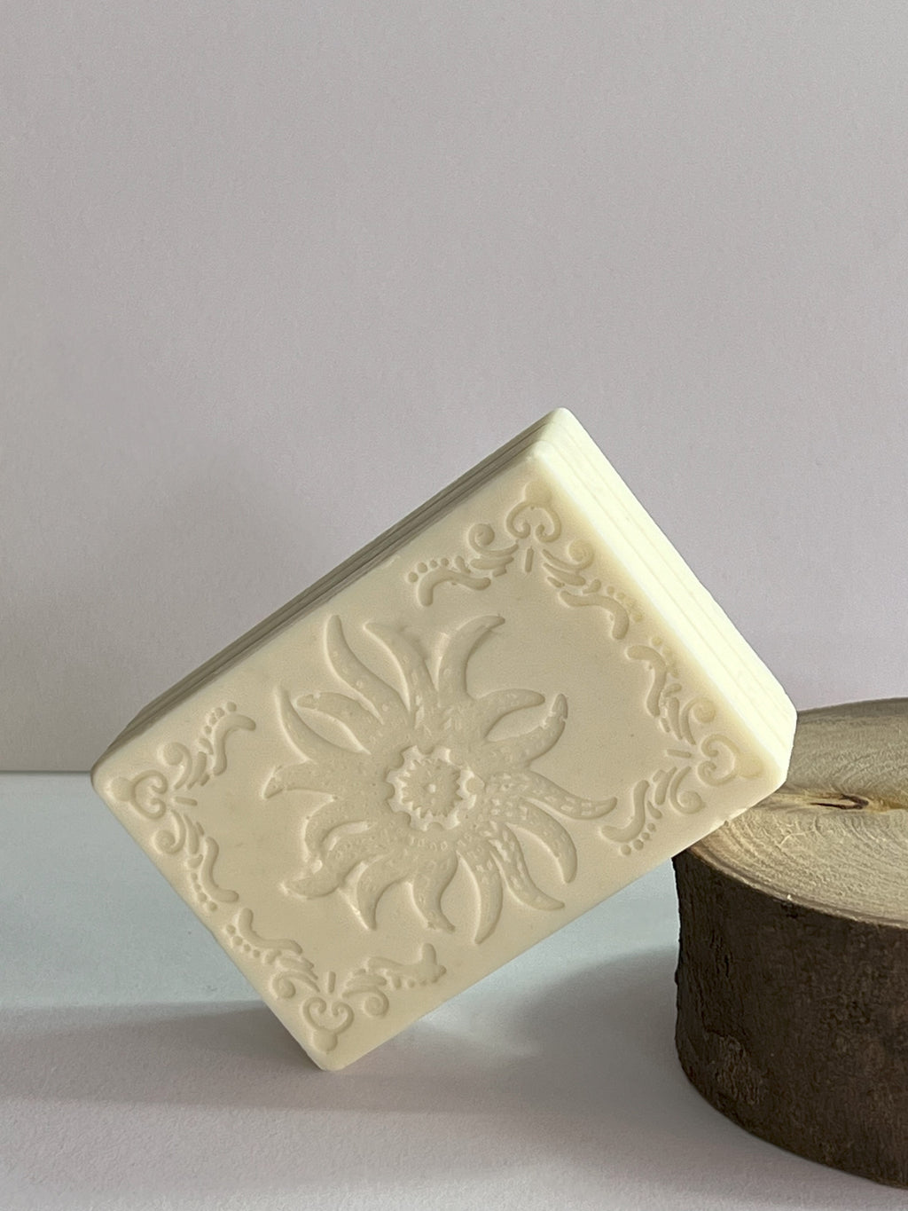Jabón facial exfoliante de arroz y geranio